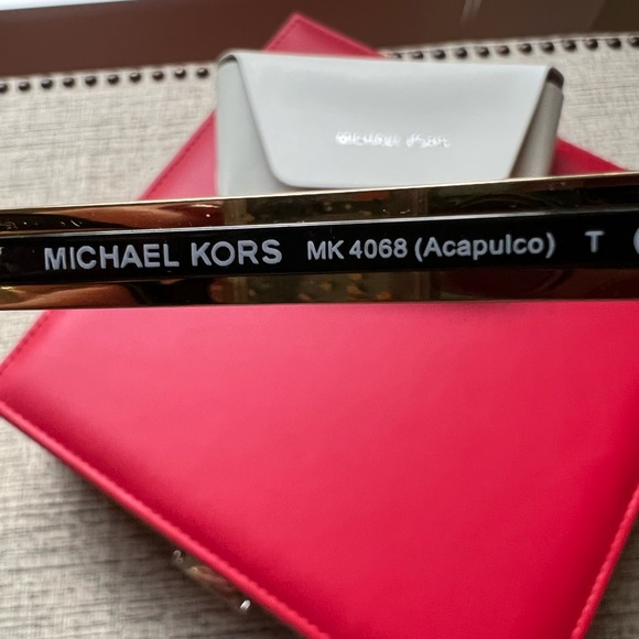 Optical glasses by Michael Kors - Picture 4 of 4